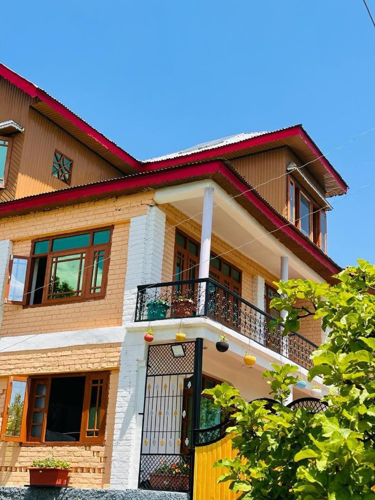 Sheen Homestay 古尔马尔格 外观 照片