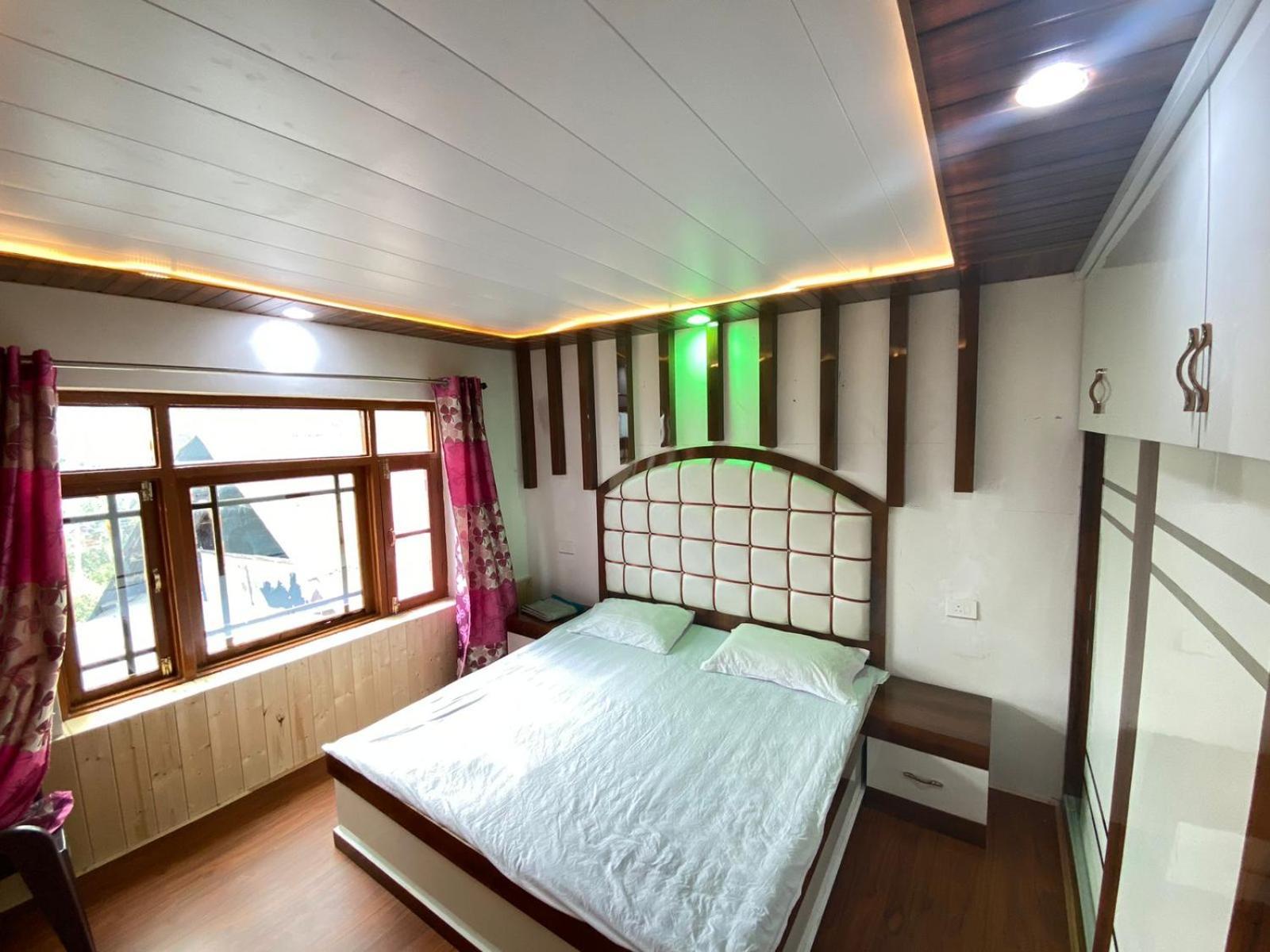 Sheen Homestay 古尔马尔格 外观 照片